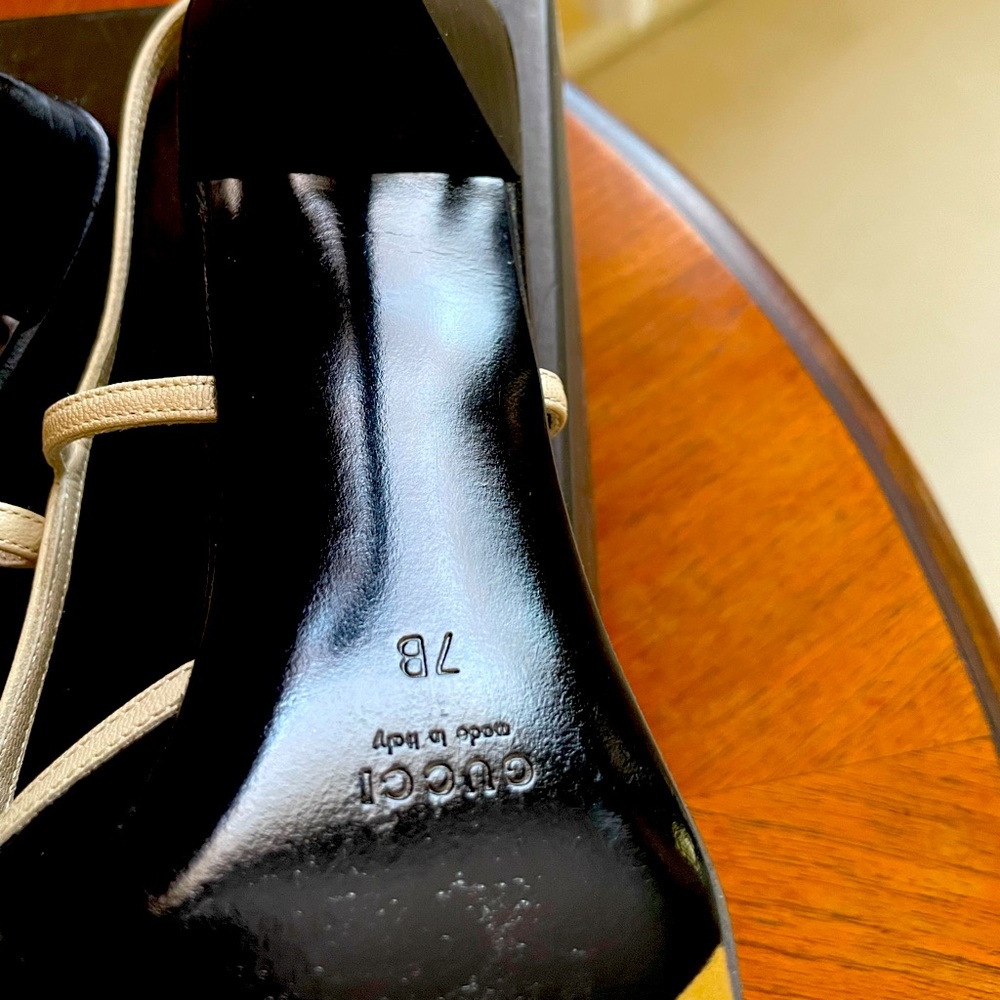 Brand new 100% authentic Gucci sling back.